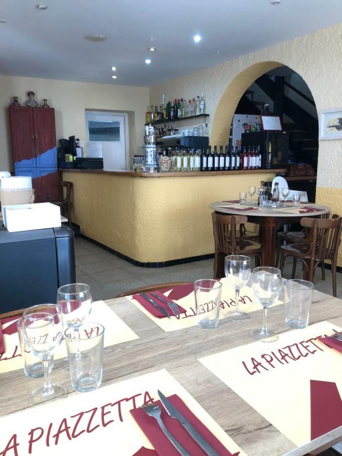 Hostal Del Ripollès Esterno foto